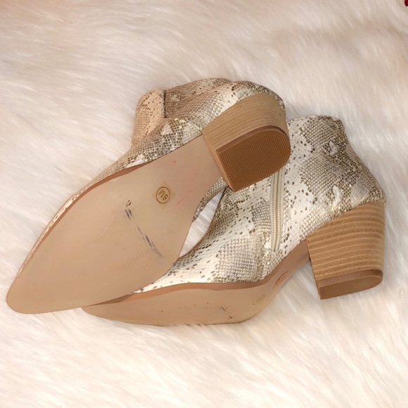 🆕COCONUTS By MATISSE Snake Print Leather Booties - Picture 8 of 8